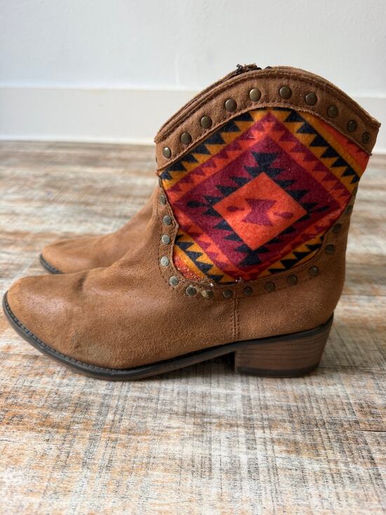 None Shoes - Southwestern Boho Faux Suede Cowboy Boots Ankle Boots Aztec Panels Western Sz 8